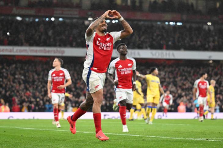 5 أهداف في 50 دقيقة.. جيسوس يواصل الانفجار مع أرسنال