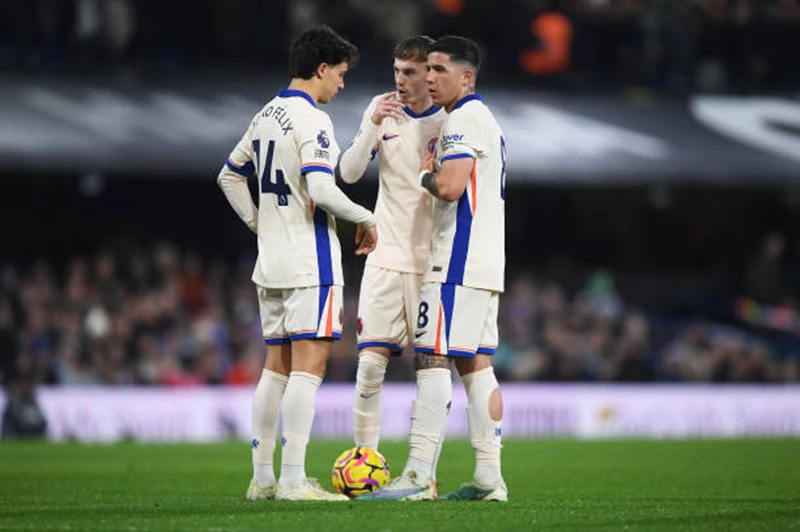 التراجع مستمر.. ترتيب الدوري الإنجليزي بعد خسارة تشيلسي ومانشستر يونايتد