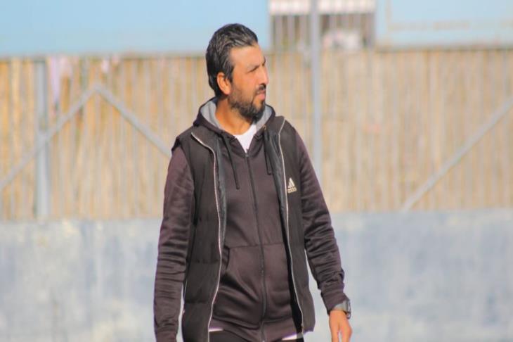 إقالة واستقالة في الاستراحة.. الزرقا ومدربه يثيران الجدل بدوري القسم الثالث