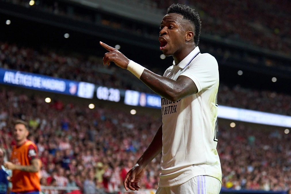 شكّاء بكّاء.. هل يحتاج فينيسيوس جونيور إلى طبيب نفسي؟