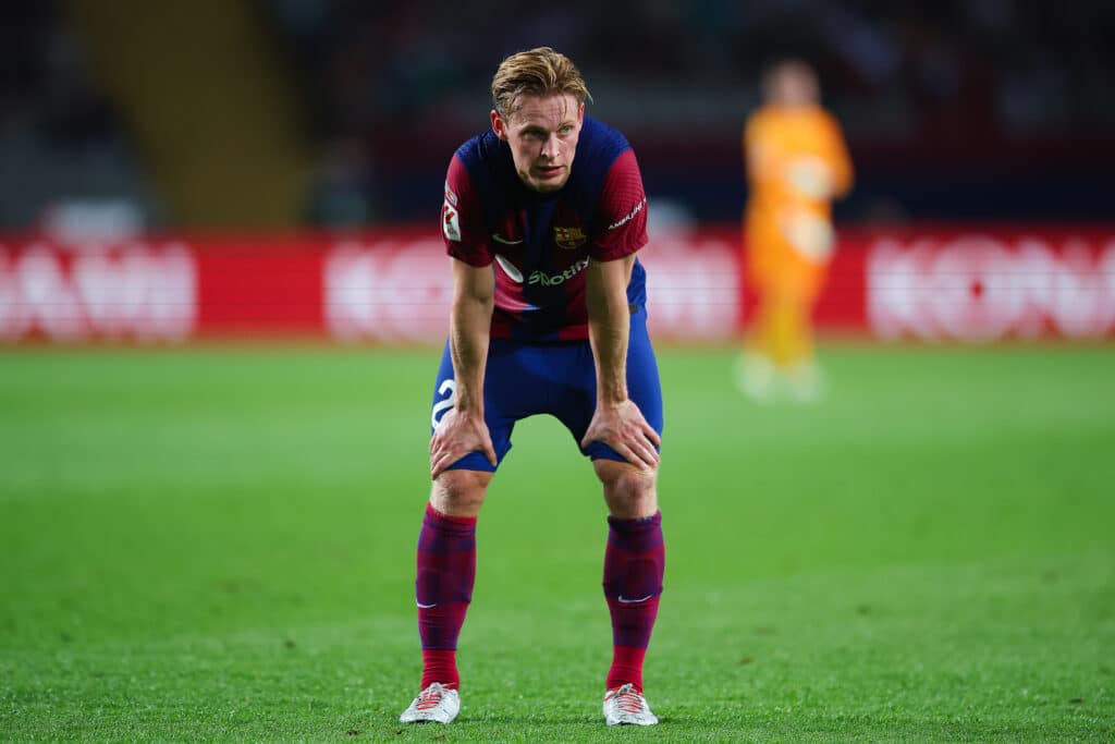 دي يونج المغضوب عليه من فليك.. خارج نطاق الخدمة في برشلونة!