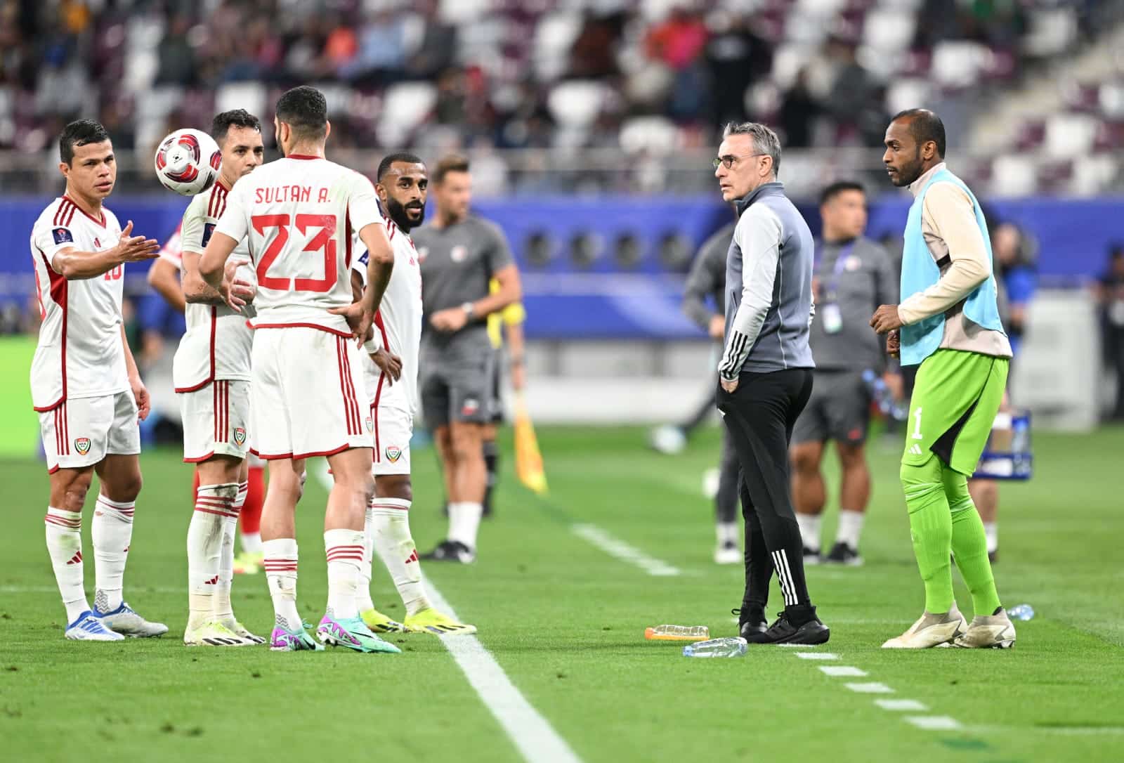 رسالة بينتو للاعبي الإمارات قبل مواجهة قطر في خليجي 26