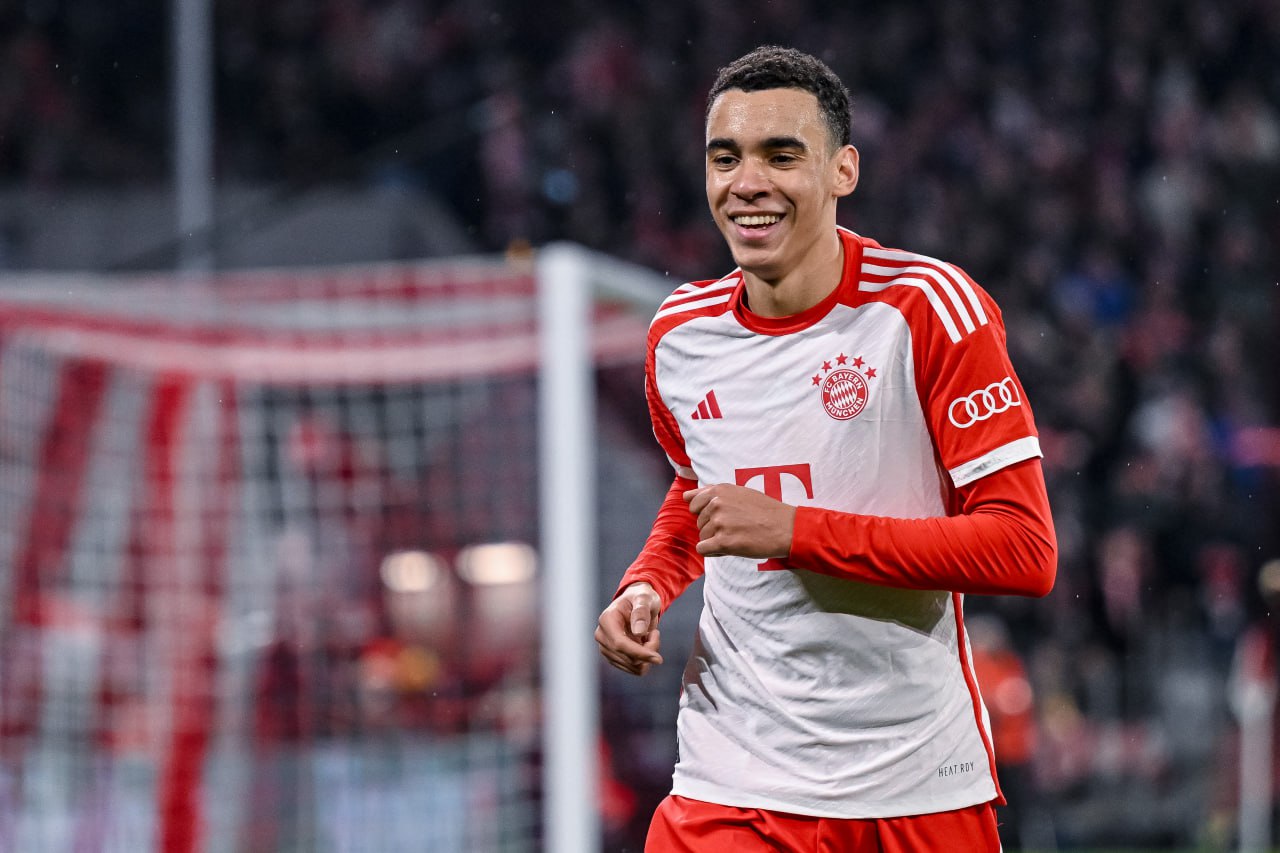 حلم روبن أموريم.. مهاجم مانشستر يونايتد يحاول إقناع جمال موسيالا بالانتقال للبريميرليج