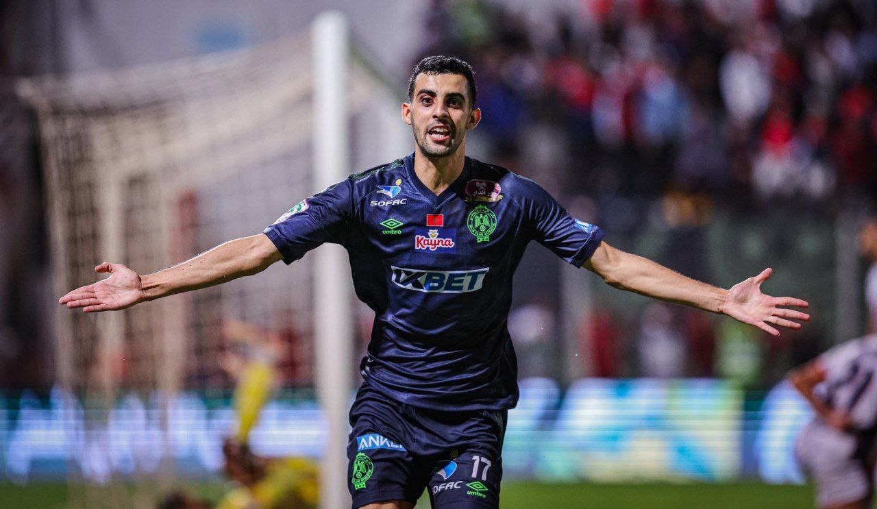 بلعمري نجم الرجاء ينتفض: من يزرع الأشواك لا يحصد الورود