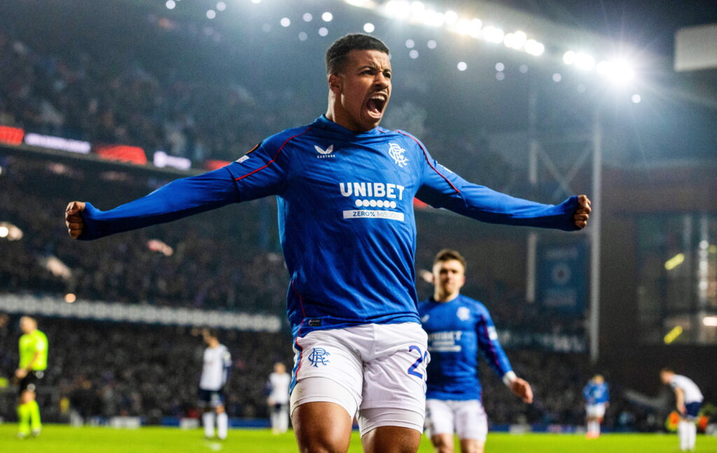 الإشادات تنهال على حمزة إيكمان بعد تألقه ضد توتنهام في الدوري الأوروبي