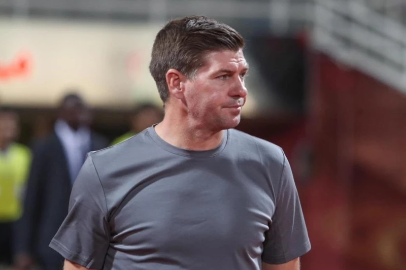 جيرارد: لن أدافع عن اللاعبين بعد الخسارة من الخلود