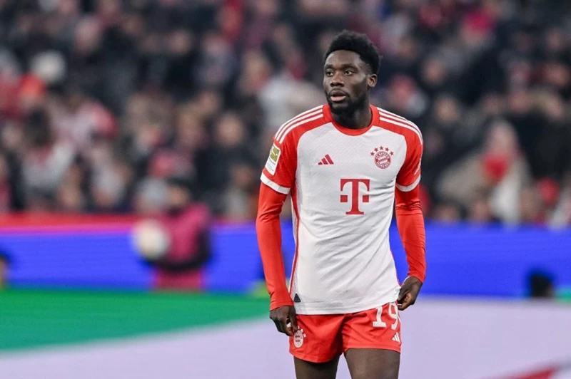 حسم مستقبل ديفيز.. بايرن ميونيخ يقطع الطريق على ريال مدريد