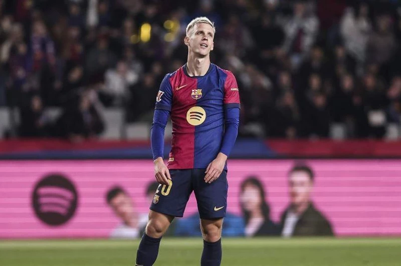 في بيان رسمي.. الاتحاد الإسباني والليجا يرفضان إعادة تسجيل أولمو وباو فيكتور