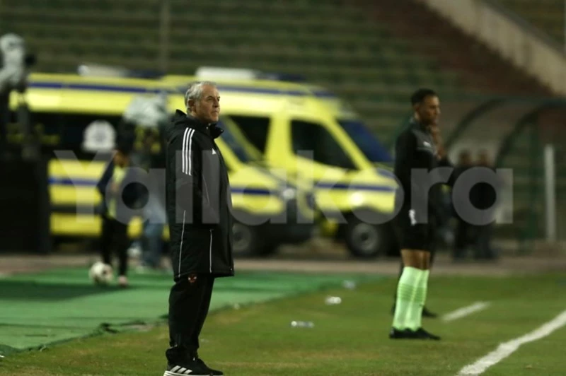 أوضة اللبس واختفاء الحلول وقرارات مثيرة.. 5 وقائع تفسر تراجع ومعاناة الأهلي مع كولر