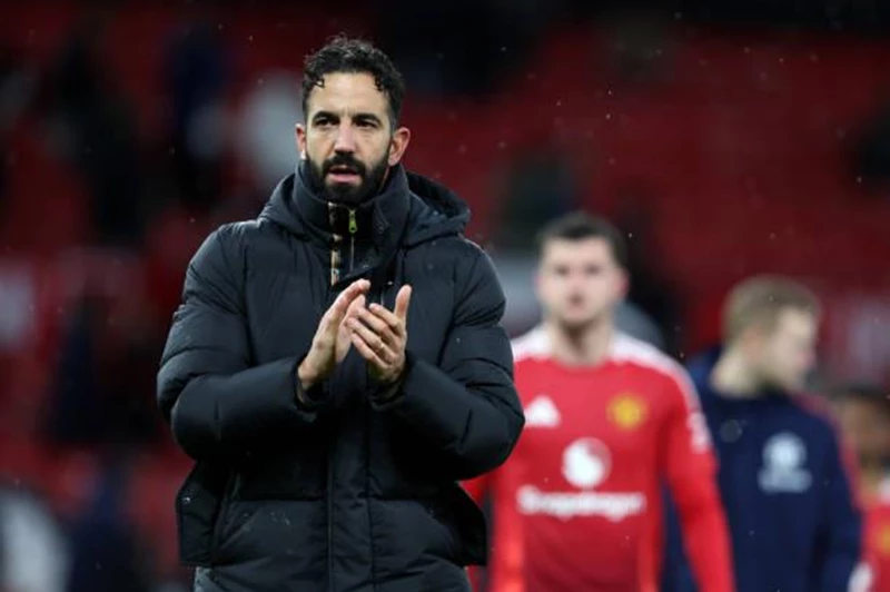 رغم المعاناة في بريميرليج.. أموريم "الأوروبي" يجاور أسطورتي يونايتد