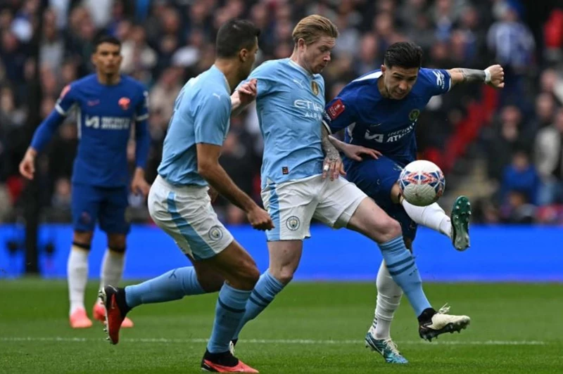 لاستعادة فرصة المنافسة.. مواجهة لخطف الأفضلية بين مانشستر سيتي وتشيلسي