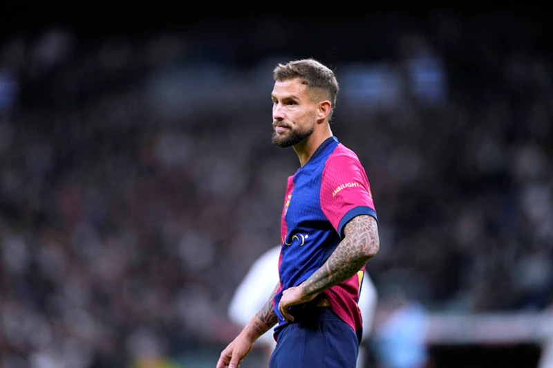 يغيب 4 أسابيع.. برشلونة يعلن تفاصيل إصابة إينييجو مارتينيز