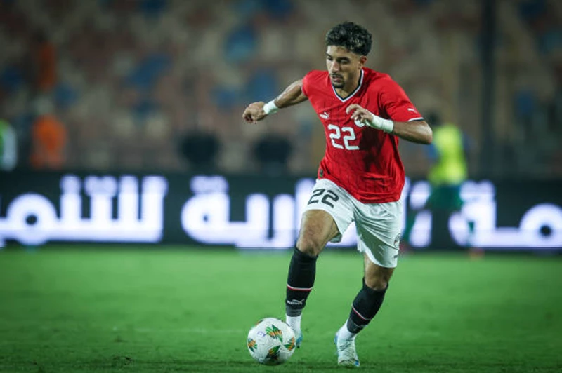 من "تذاكر طيران غريب" إلى "طلب التوأم".. مرموش الذي نجح عكس التيار