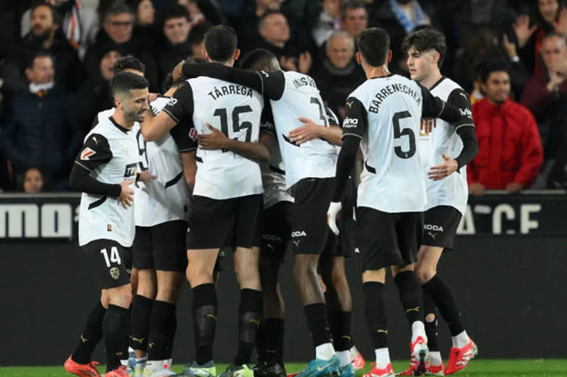 بالفوز على سوسيداد.. فالنسيا يغادر المركز الأخير في الدوري الإسباني