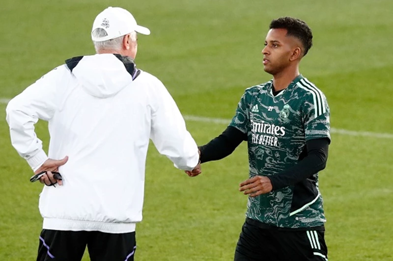 أنشيلوتي: رودريجو يريد البقاء في ريال مدريد.. والأندية السعودية يحق لها التوقيع مع النجوم