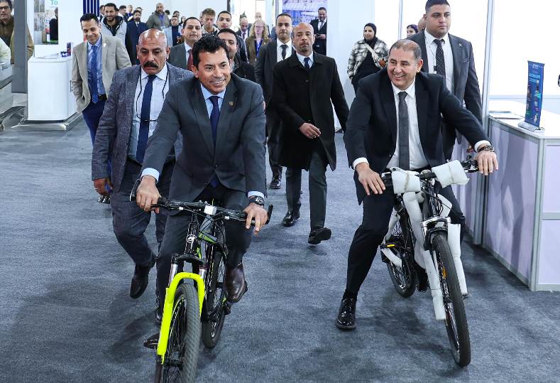 أشرف صبحي وزير الشباب والرياضة وحازم حمادة ممثل