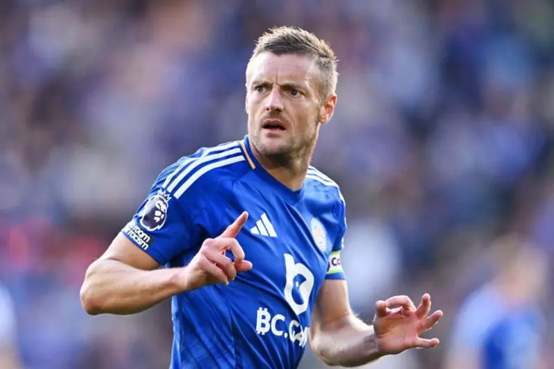 صفقة غير متوقعة.. هل يرتدي فاردي قميص مانشستر يونايتد؟