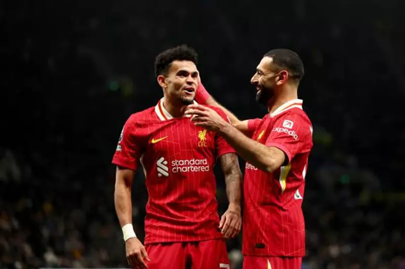 هل يبقى دياز في أنفيلد؟.. ليفربول يقاوم ضغوط برشلونة