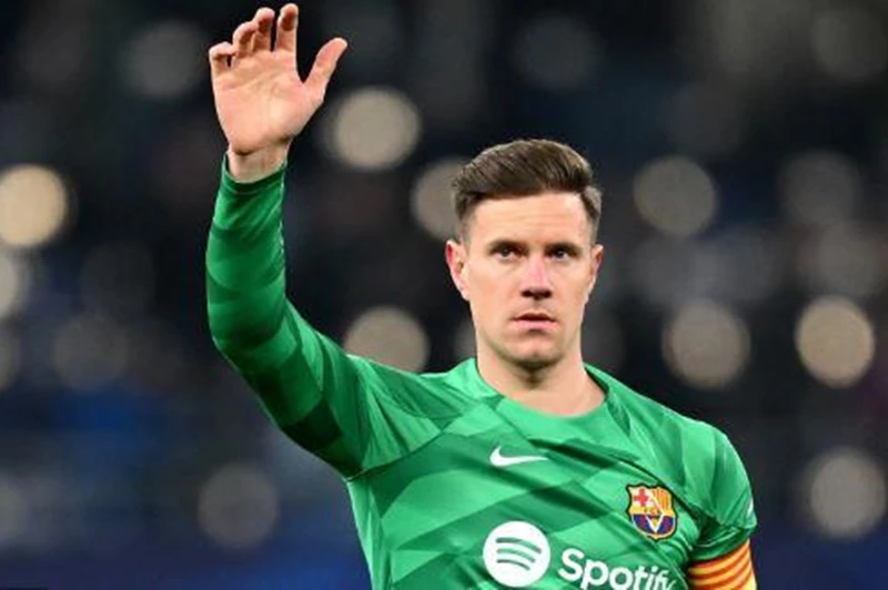 سبورت: تيرشتيجن يبلغ هانزي فليك بموعد عودته لبرشلونة