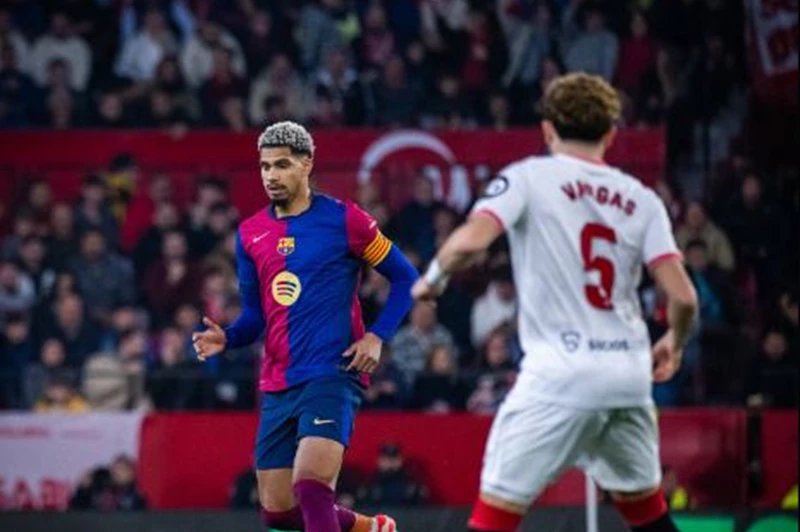 تقارير تكشف تفاصيل إصابة أراوخو.. وموقفه من مباراة فاليكانو