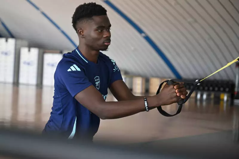 "8 أسابيع إضافية".. تقارير:  ساكا يزيد أوجاع أرسنال بصدمة جديدة