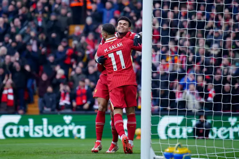 بمساعدة صلاح.. دياز ينهي جفافه التهديفي مع ليفربول