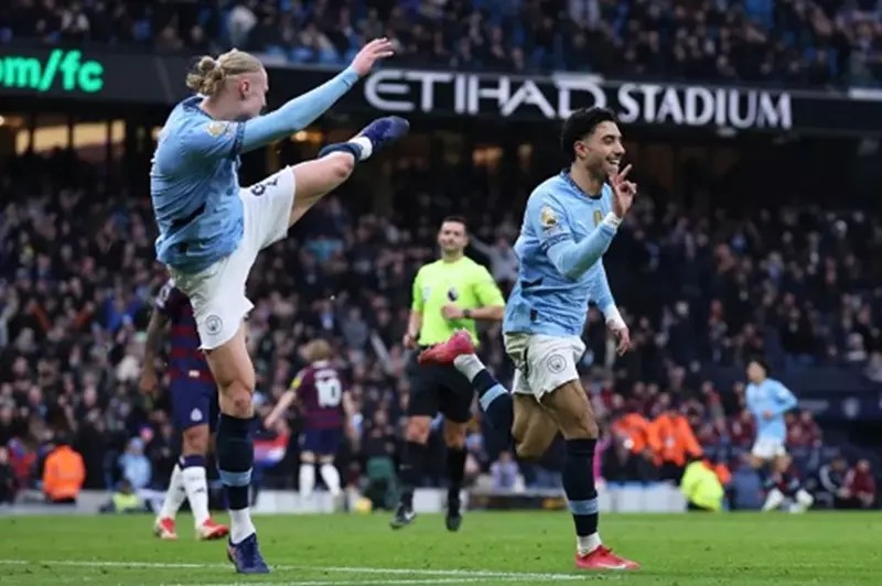 عملية تكتيكية.. كيف استغل جوارديولا "طُعم هالاند" كسلاح لهاتريك مرموش الأول؟