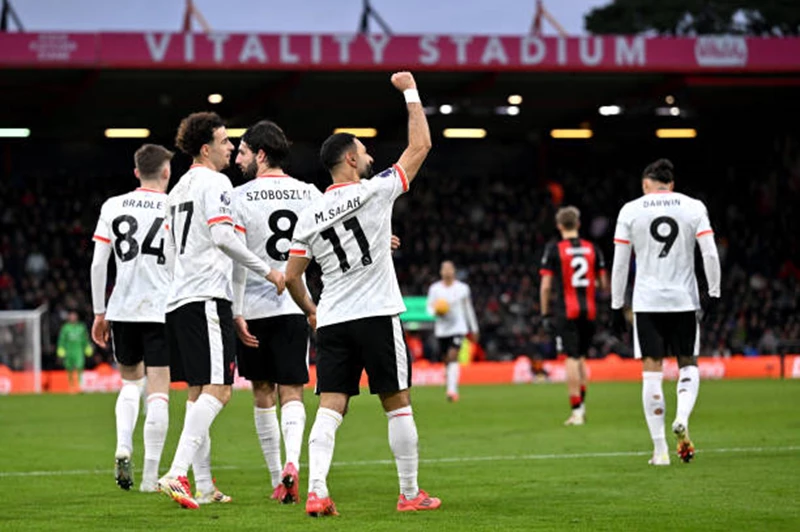 صلاح يسجل مرتين ويقود ليفربول للتمسك بصدارة بريميرليج بعبور اختبار بورنموث