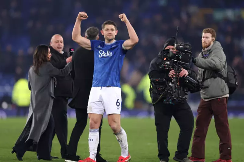 إيفرتون ضد مان يونايتد.. تاركوفسكي يعادل رقم ليسكوت التاريخي مع التوفيز