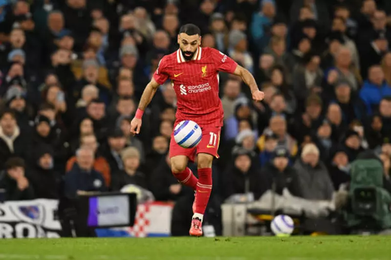 أفضل لاعب بالعالم.. تقييم صلاح أمام مانشستر سيتي في الصحف الإنجليزية