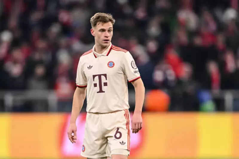 بيلد: بايرن ميونخ يسحب عرضه لتجديد عقد كيميتش