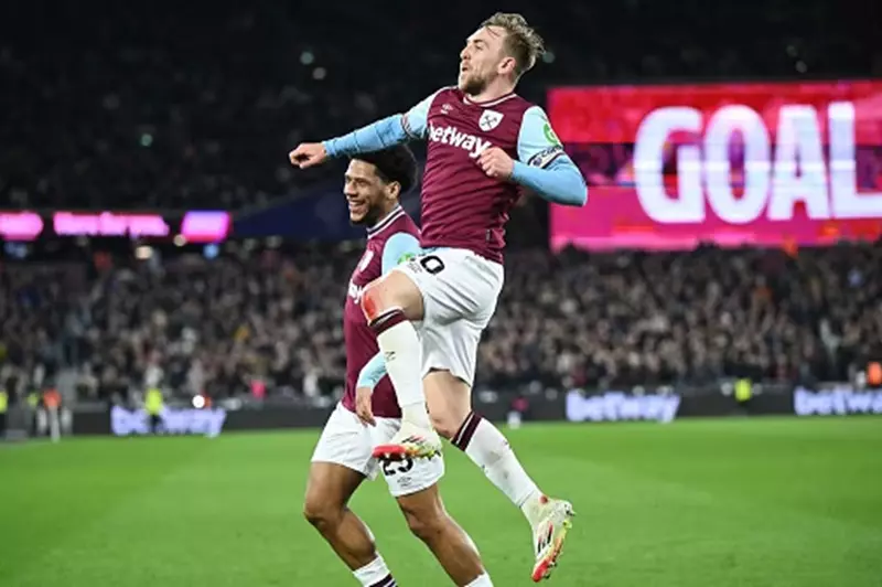 الدوري الإنجليزي.. وست هام يواصل الابتعاد عن مراكز الخطر بثنائية ضد ليستر