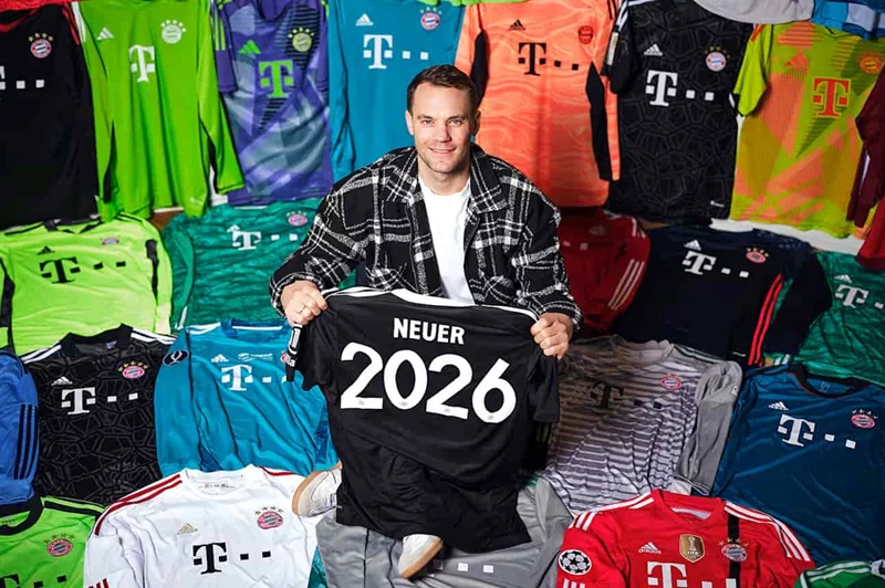 15 عامًا مع البافاري.. بايرن ميونخ يمدد عقد مانويل نوير لموسم آخر