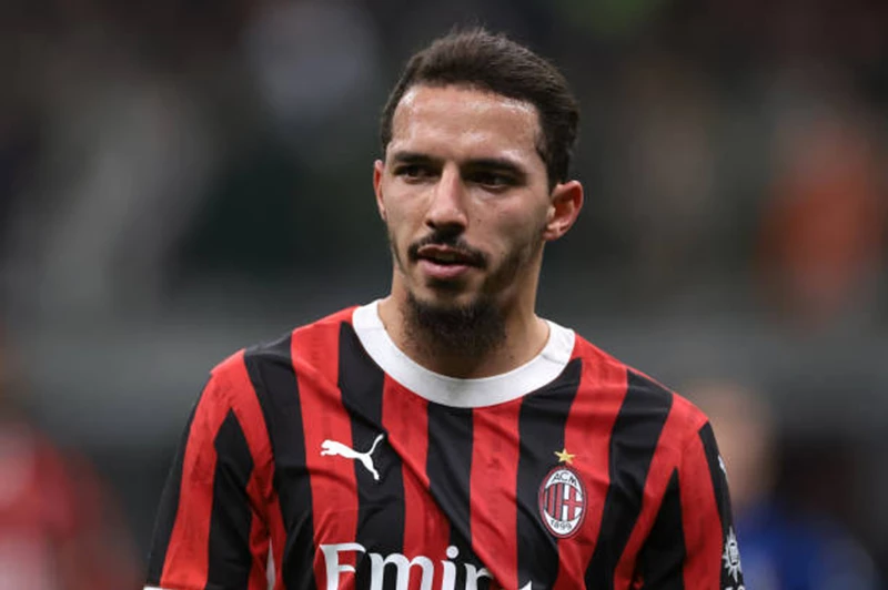 إبراهيموفيتش عن بن ناصر: إذا كان عقلك مشغولا فلا يجب أن تبقى في ميلان