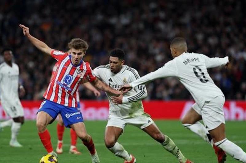 ديربي لصالح برشلونة.. ريال مدريد وأتلتيكو يتقاسمان النقاط في الدوري الإسباني