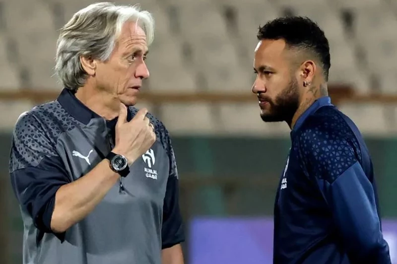 أنهى حرب التصريحات.. مدرب الهلال يرد على نيمار