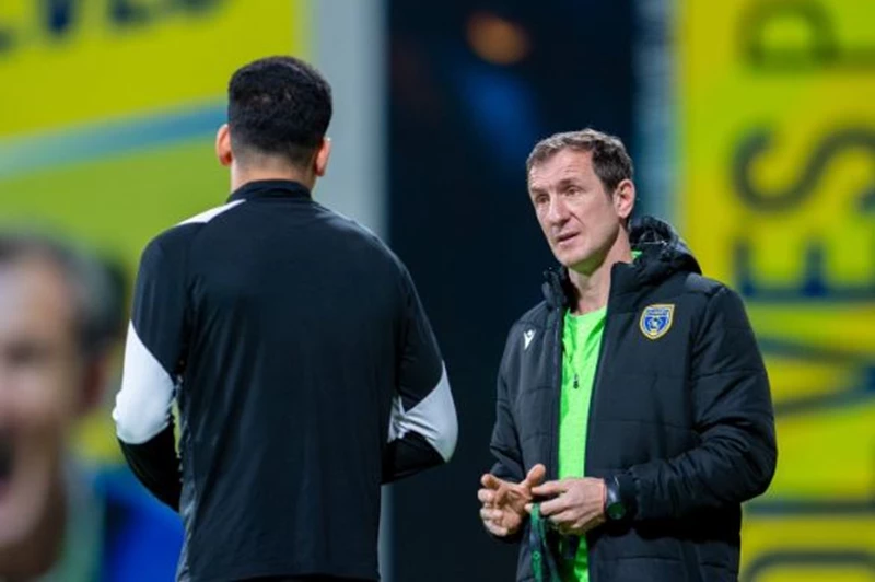 رسميًا.. التعاون السعودي يعلن إقالة أروابارينا من تدريب الفريق