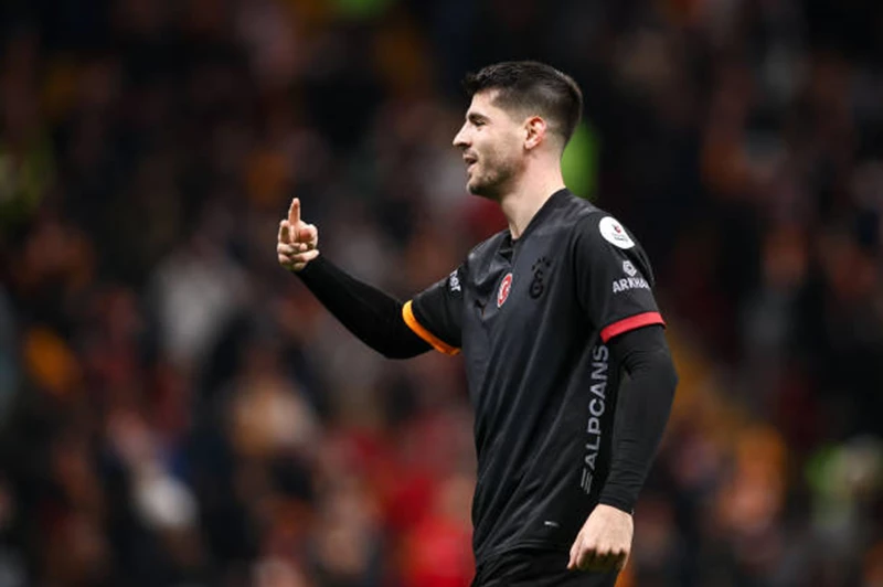 موراتا يفتتح أهدافه مع جالاتا سراي في 33 دقيقة