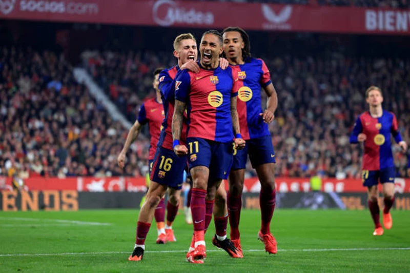 استغل هدية قطبي مدريد.. برشلونة يسحق إشبيلية برباعية في الدوري الإسباني