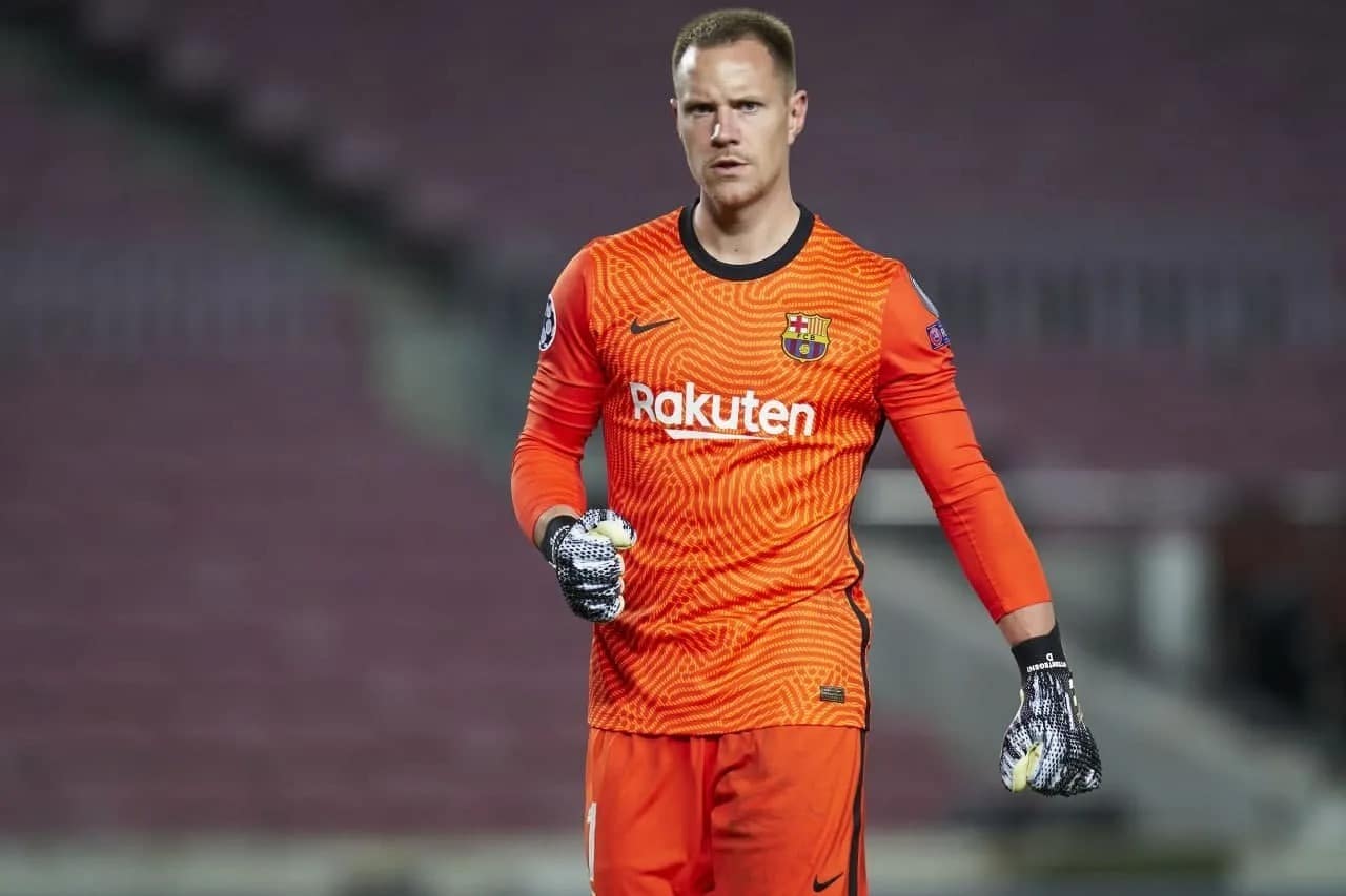 بشرة سارة لبرشلونة بشأن إصابة شتيجن