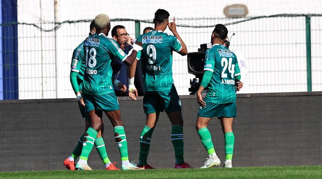 رابطة الدوري المغربي تُنقذ الرجاء من ورطة كبرى
