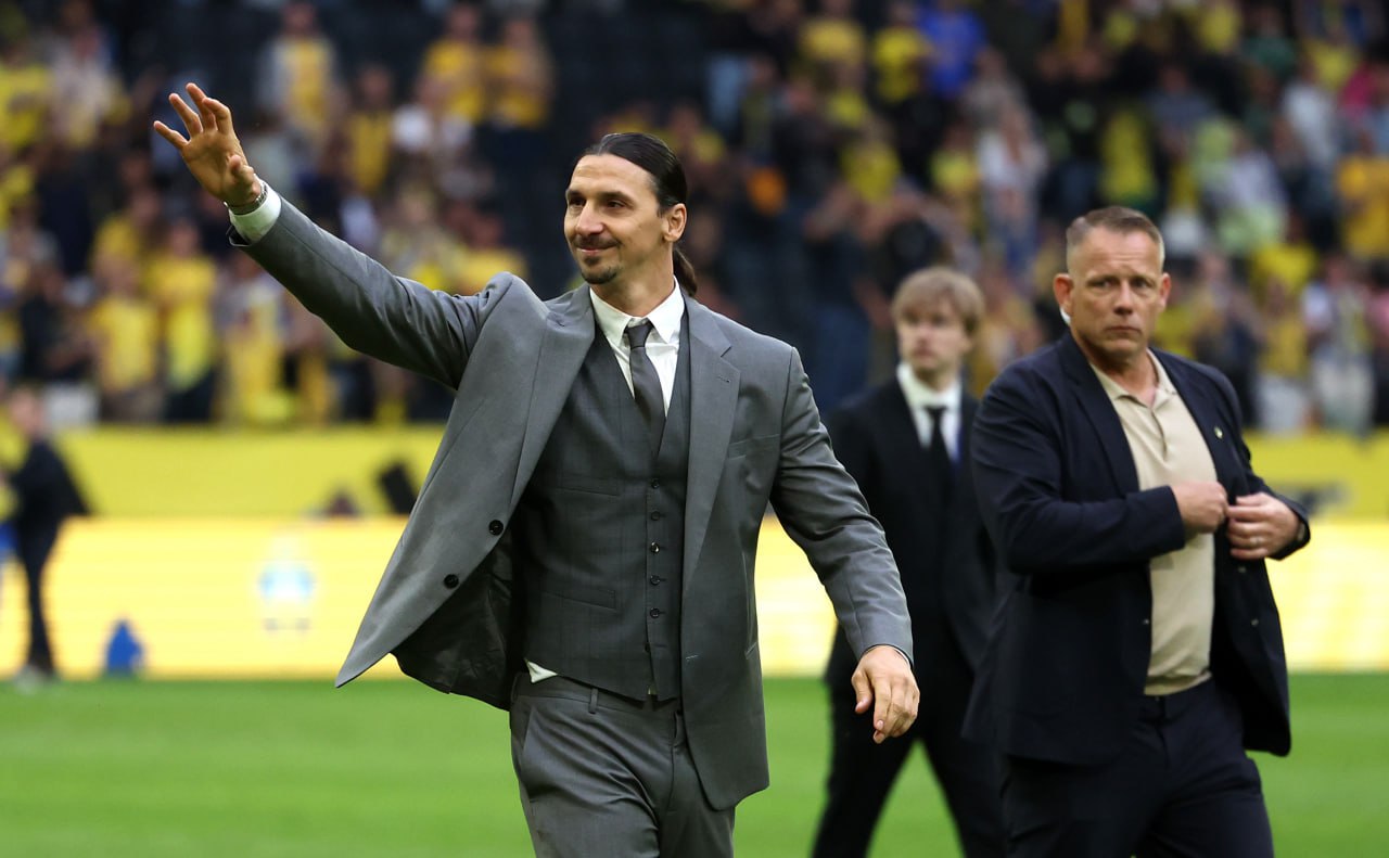 إبراهيموفيتش ينتقد التحكيم ويدافع عن ثيو هيرنانديز بعد خروج ميلان المخيب من دوري أبطال أوروبا