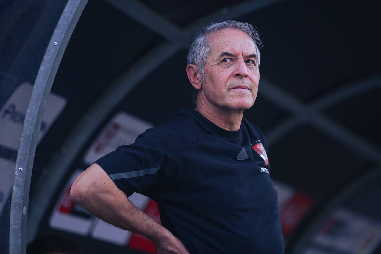 وكيل كولر يكشف حقيقة رحيله عن الأهلي واعتزاله