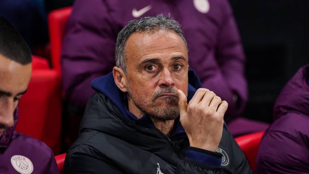 لويس إنريكي مدرب باريس سان جيرمان