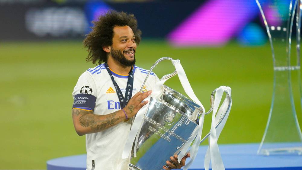 مارسيلو يحتفل بتأهل ريال مدريد