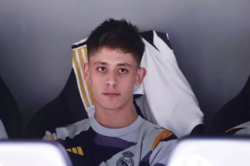 وسط تضاؤل دوره في مدريد.. إنتر ميلان يستهدف أردا جولر