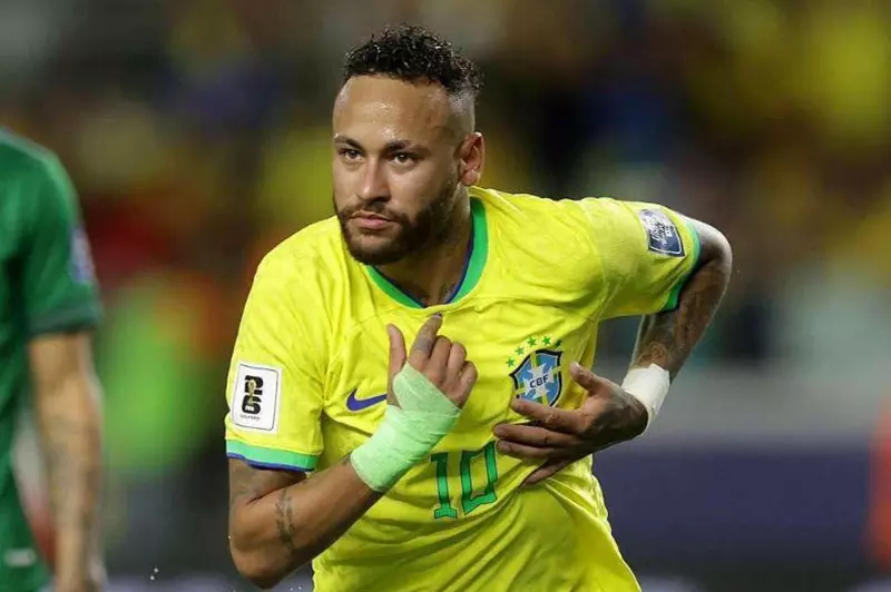 بعد عام و5 أشهر.. نيمار يعود إلى قائمة البرازيل استعدادا لمواجهتي كولومبيا والأرجنتين