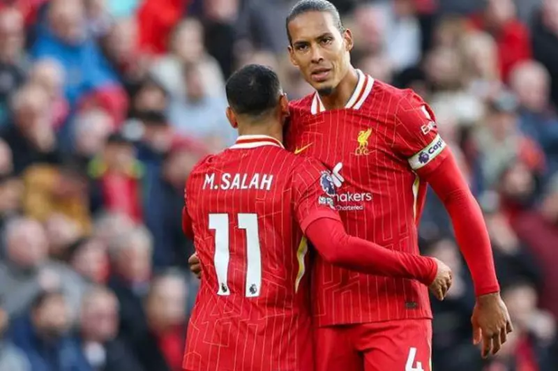 بعد اقتراب عقد فان ديك من نهايته.. تقارير: ليفربول يسعى لخطف نجم دورتموند