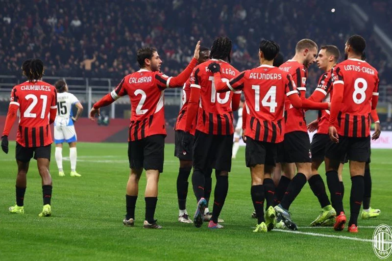 بولونيا يصعق ميلان بثنائية ويعمق أزمته في الدوري الإيطالي