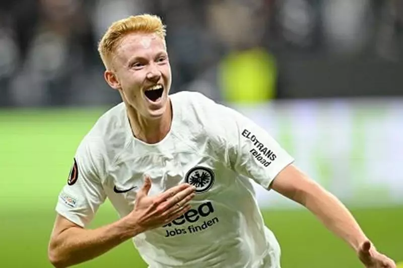 بعد مرموش.. تقرير: مانشستر سيتي يستهدف موهبة آينتراخت فرانكفورت